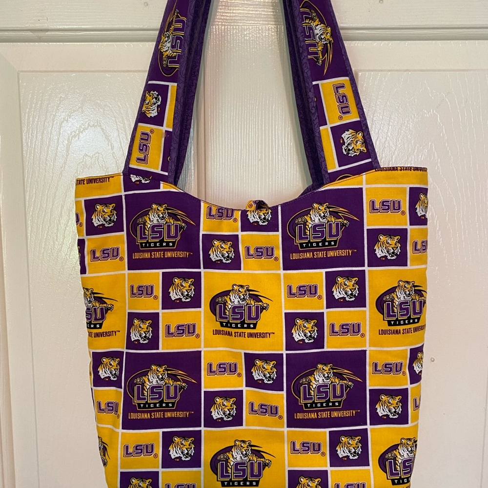 LSU (Louisiana State University) tote bag!  Show your TIGER SPIRIT! NEW!